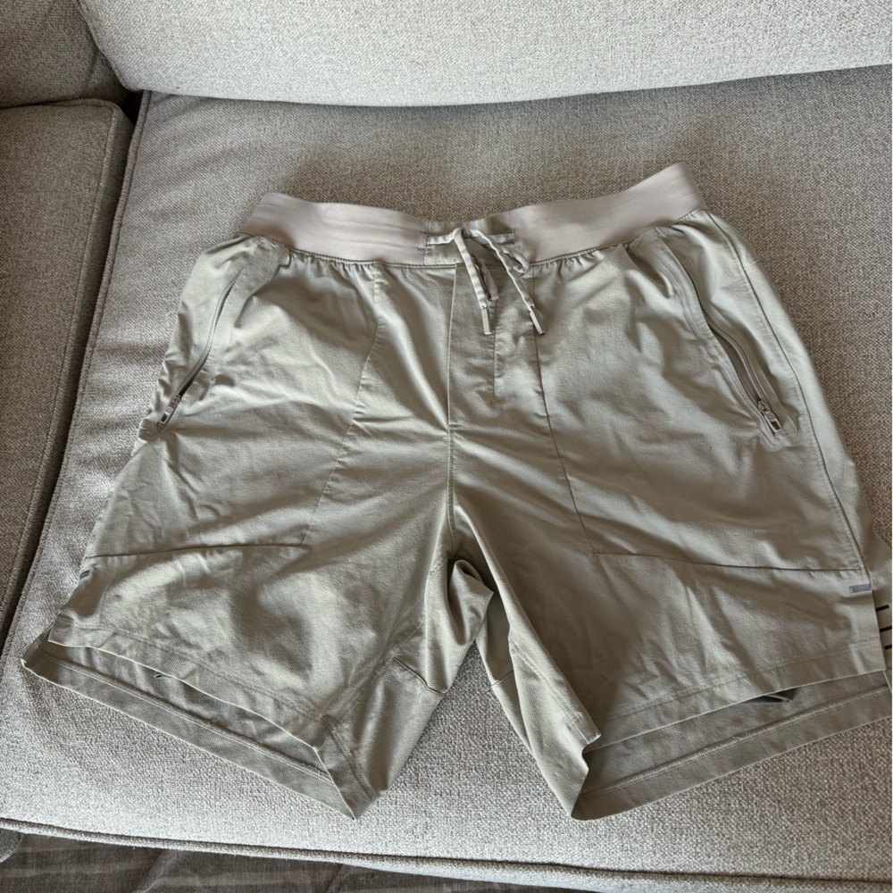 Men’s lululemon license to train shorts